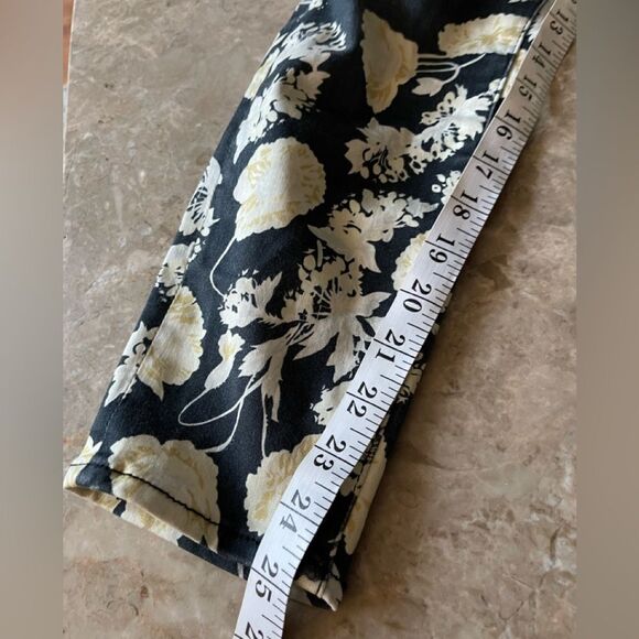 7 FOR ALL MANKIND The Cropped Skinny - Black Floral 26 - Picture 12 of 12